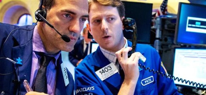CAUTION: Top Analyst Warns Dow To Plunge Below 14,300 Within 5 Weeks!